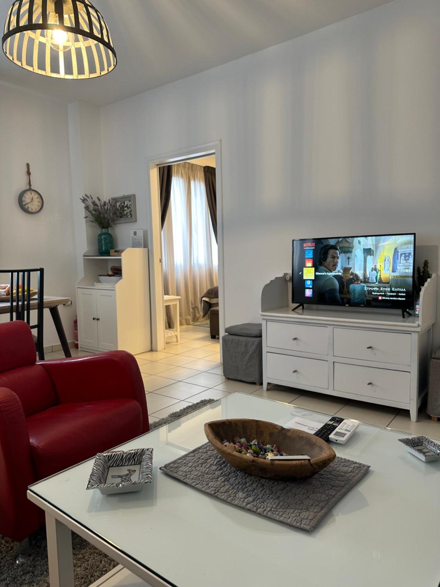 Gianna'S Apartment Central Aigio Cozy And Shining المظهر الخارجي الصورة